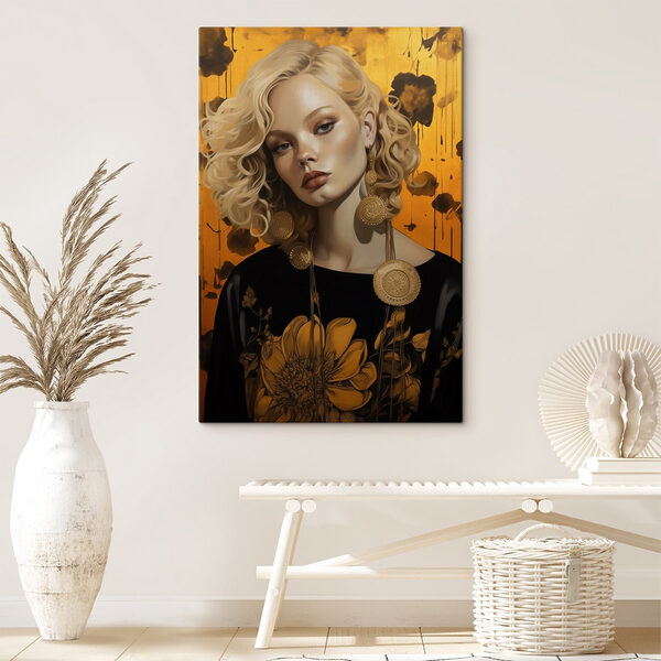 Vrouw met krullend blond haar en grote oorbellen Vrouw met krullend blond haar en grote oorbellen