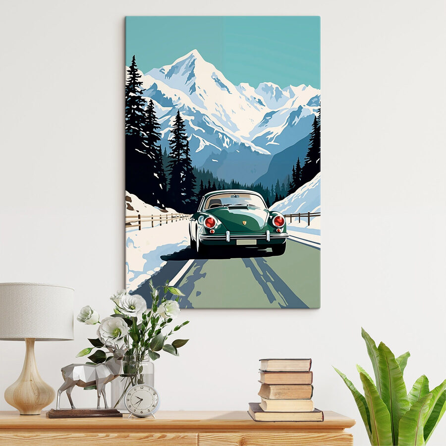 Auto rijdt op een besneeuwde weg Auto rijdt op een besneeuwde weg