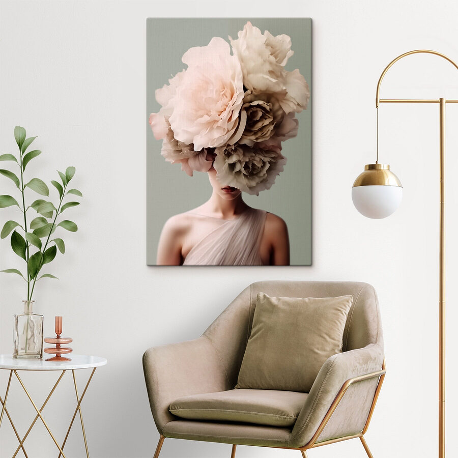 Vrouw met bloemen op haar hoofd
