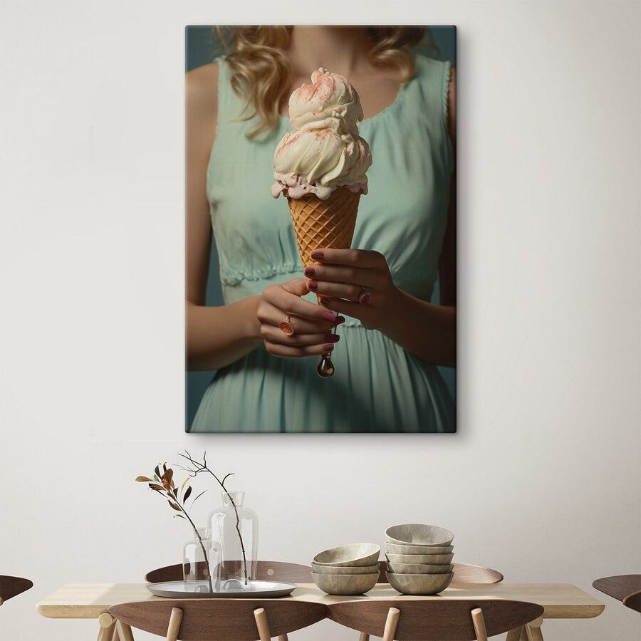 Vrouw met een ijshoorntje Vrouw met een ijshoorntje