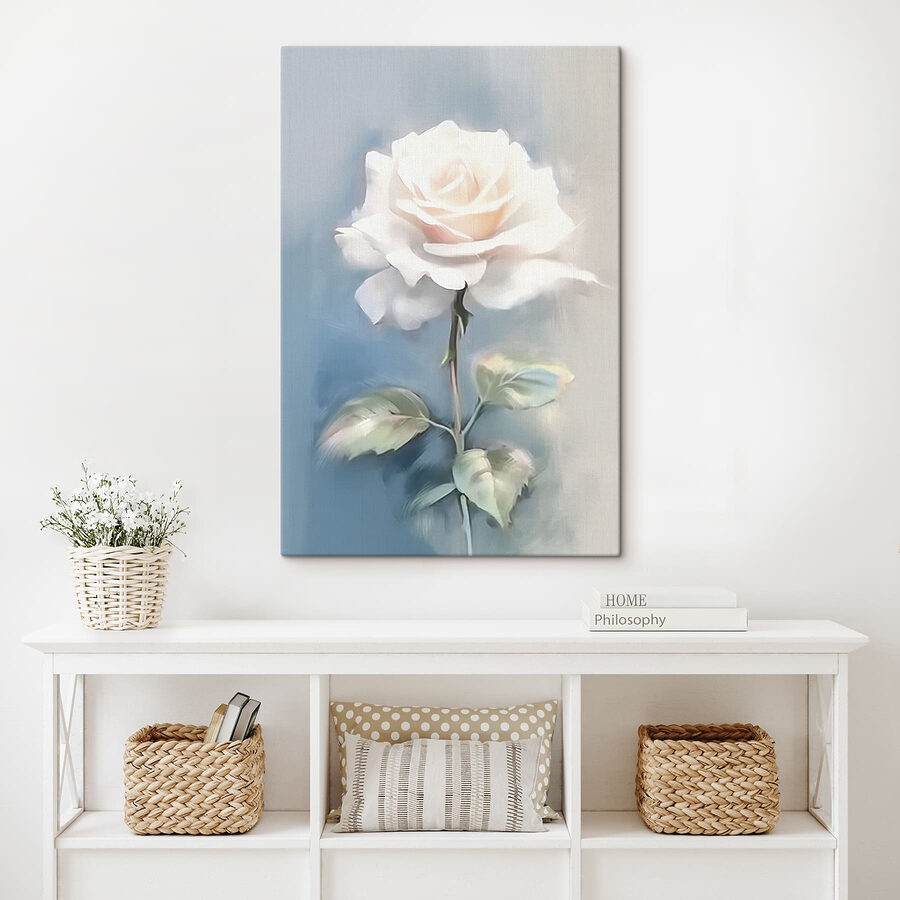 Witte roos met groene bladeren