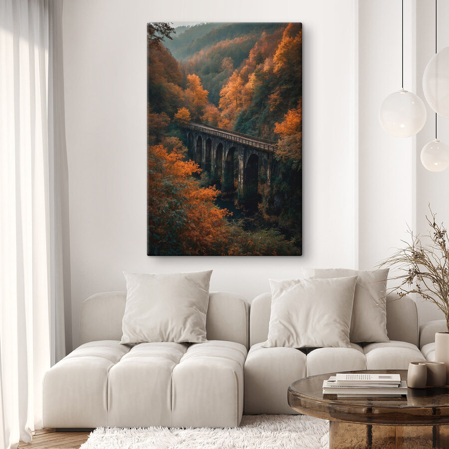 Canvas Schilderijen Brug over een rivier met bomen op de achtergrond