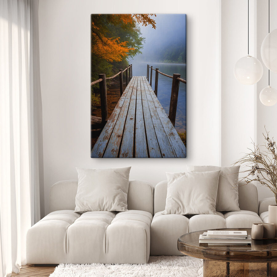 Houten steiger boven een waterlichaam