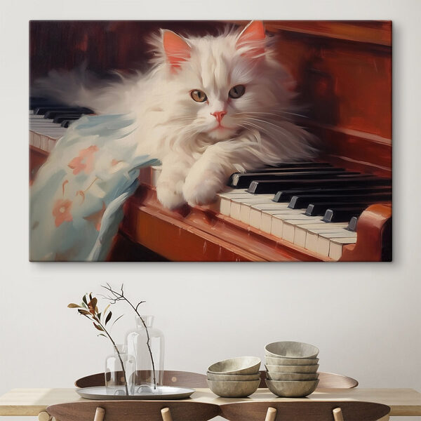 Kat liggend op een piano Kat liggend op een piano