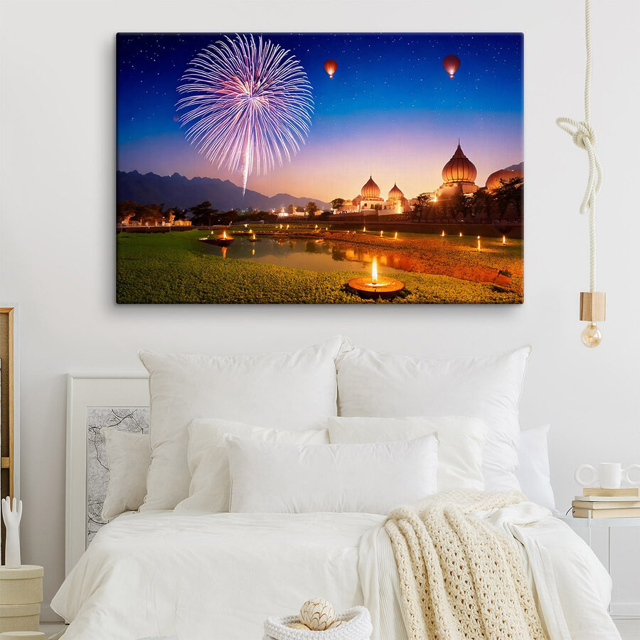Vuurwerk in de lucht boven een vijver
