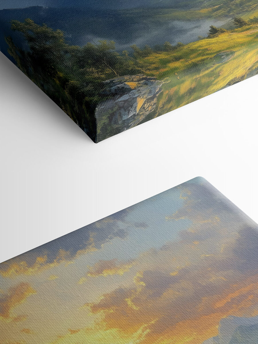 Landschap van bergen en een vallei met wolken en zon