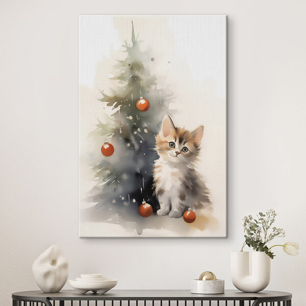 Kat naast een kerstboom Kat naast een kerstboom