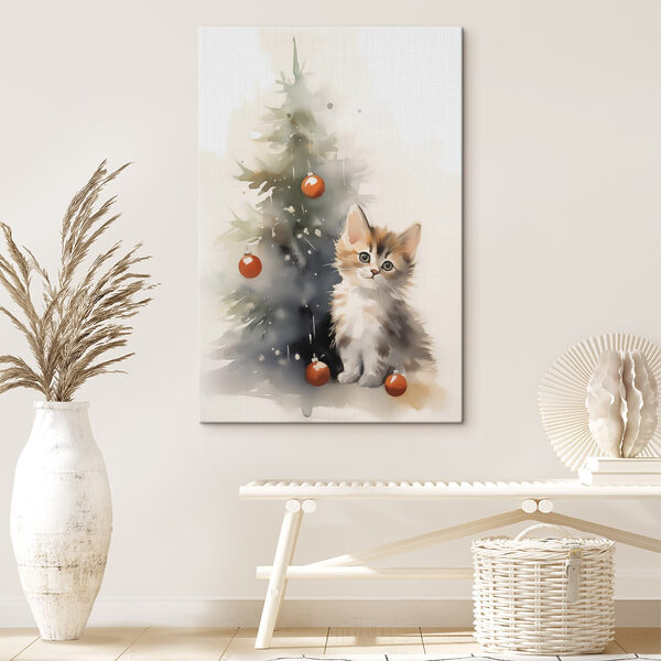 Kat naast een kerstboom Kat naast een kerstboom