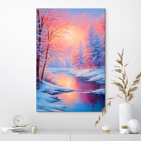 Rivier met besneeuwde bomen en een roze zonsondergang Rivier met besneeuwde bomen en een roze zonsondergang