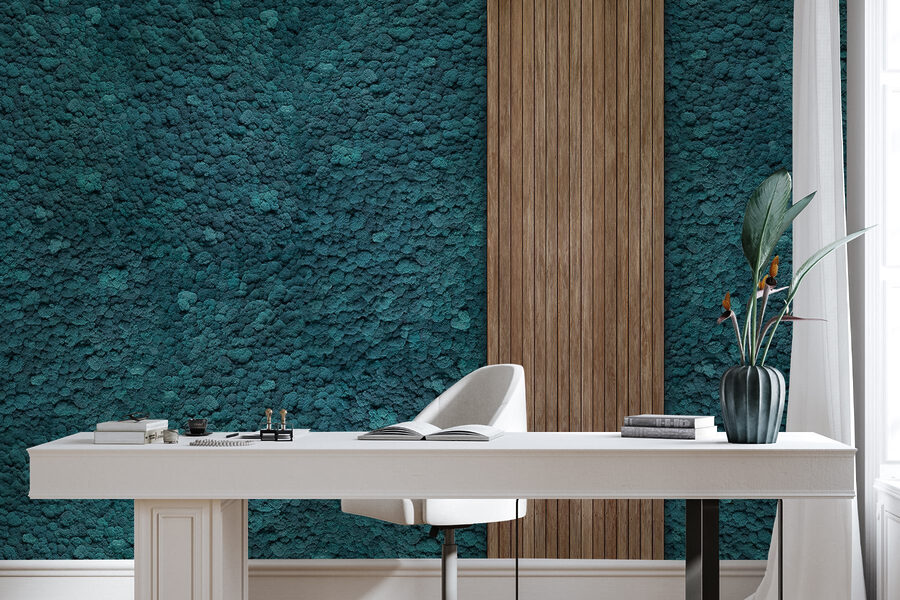 Houten plank op een blauw tapijt
