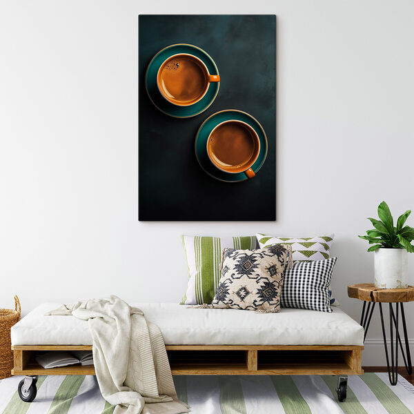 Twee kopjes koffie op schoteltjes Twee kopjes koffie op schoteltjes