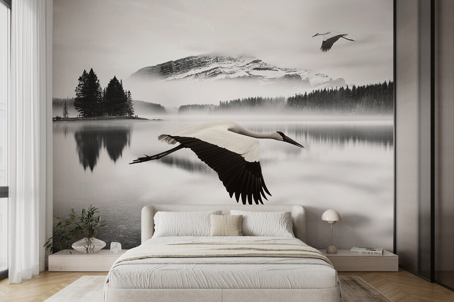 Vogel vliegt over water