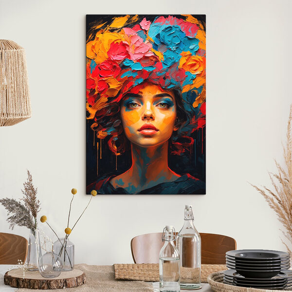 Vrouw met kleurrijke bloemen op haar hoofd Vrouw met kleurrijke bloemen op haar hoofd