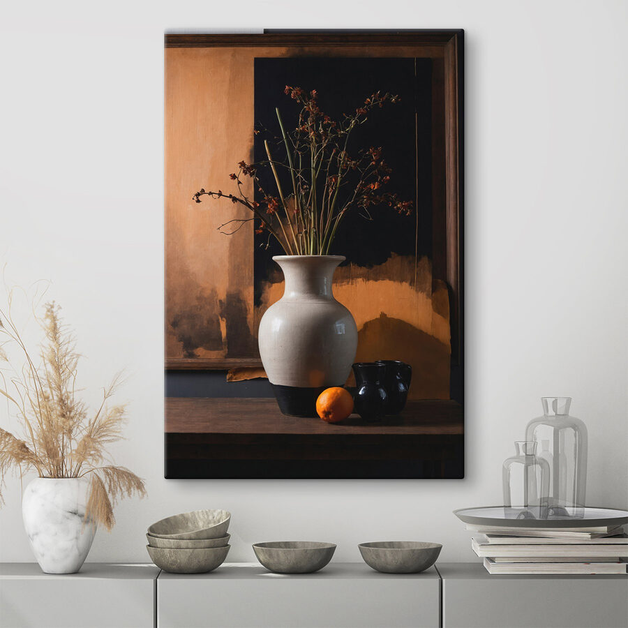 Vaas met gedroogde bloemen en sinaasappels
