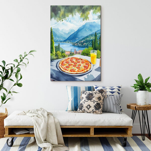 Pizza en sap op een tafel met bergen en bomen Pizza en sap op een tafel met bergen en bomen