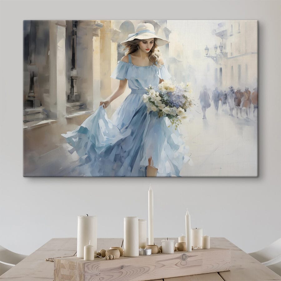 Vrouw in een blauwe jurk met bloemen Vrouw in een blauwe jurk met bloemen