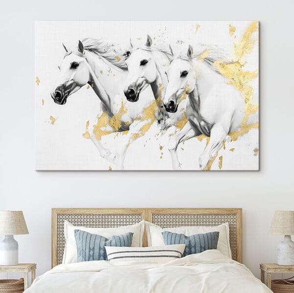 Groep witte paarden in looppas s42617pib404 600x597 - Groep witte paarden in looppas