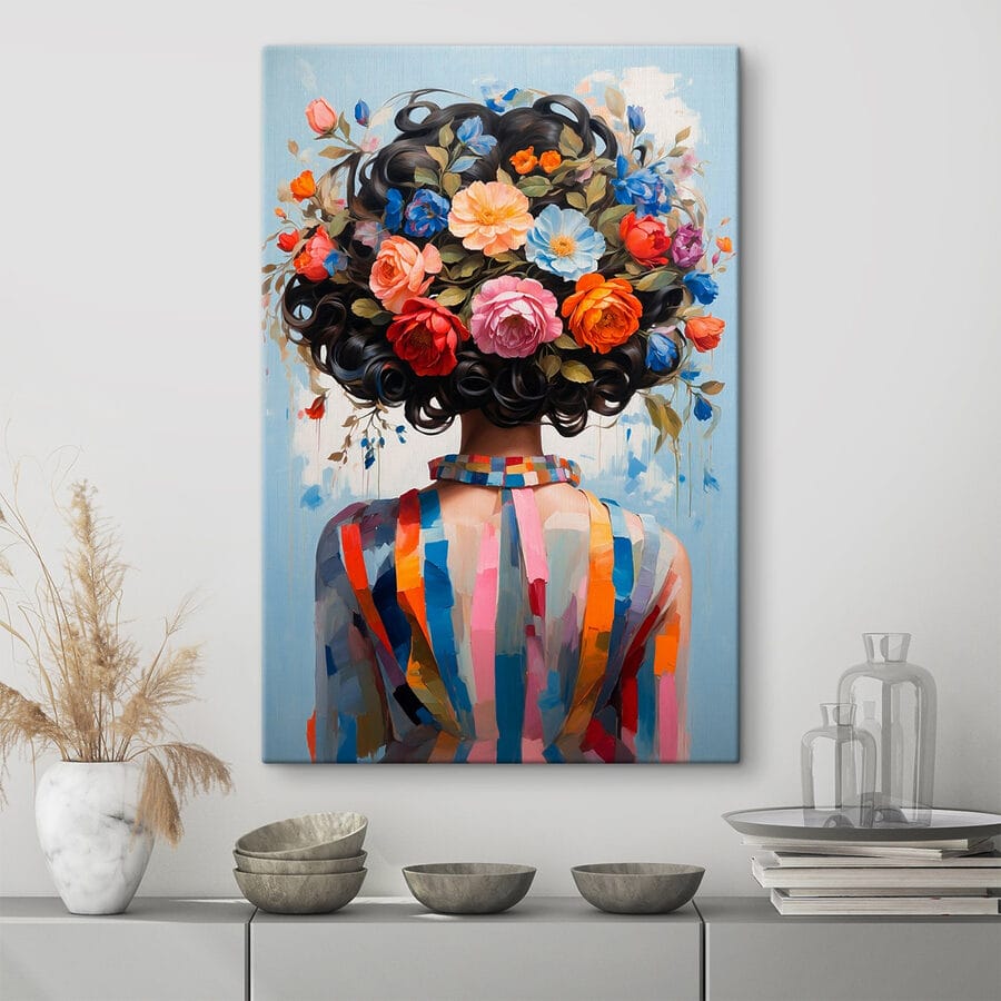 Schilderij van een vrouw met bloemen op haar hoofd Schilderij van een vrouw met bloemen op haar hoofd