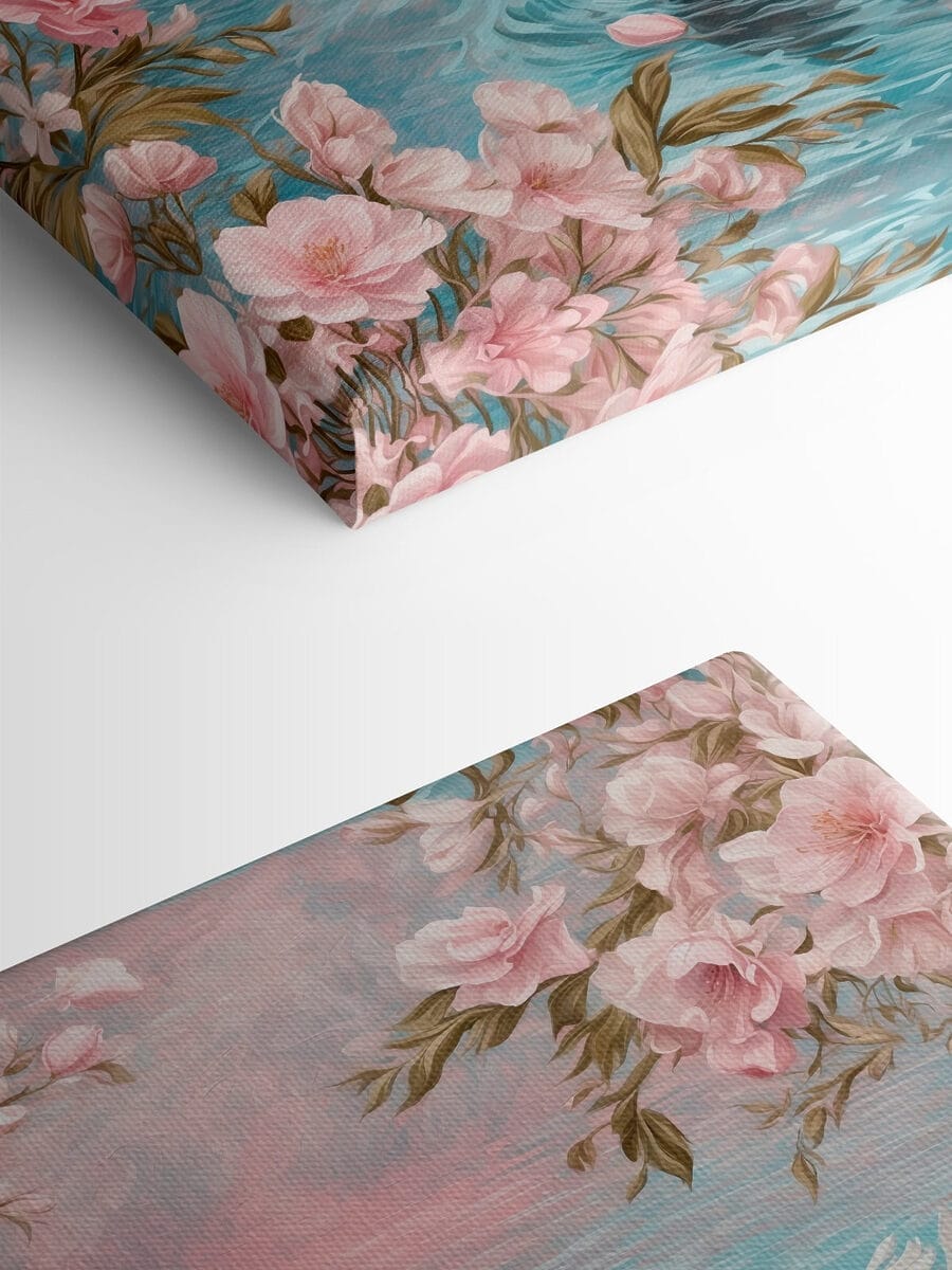 Zwaan zwemmend in water met roze bloemen