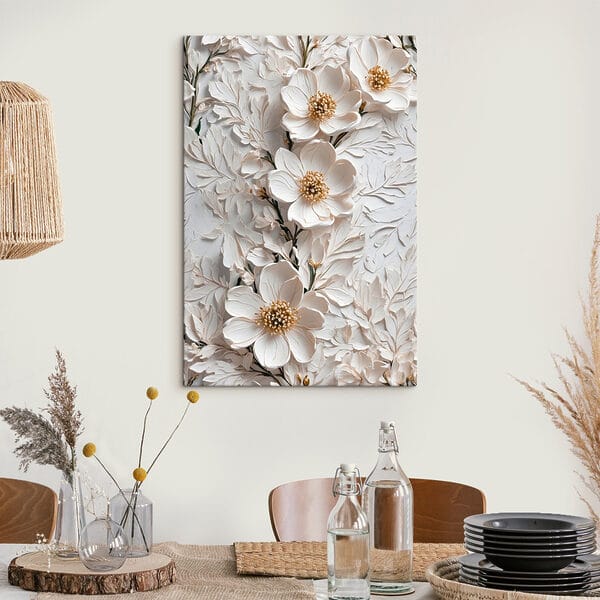 Witte bloemen op een wit oppervlak Witte bloemen op een wit oppervlak