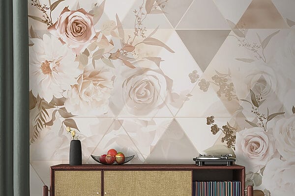 Behang met bloemen en driehoeken Behang met bloemen en driehoeken