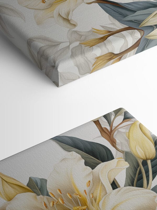 Delicate bloemen te midden van weelderig gebladerte Delicate bloemen te midden van weelderig gebladerte