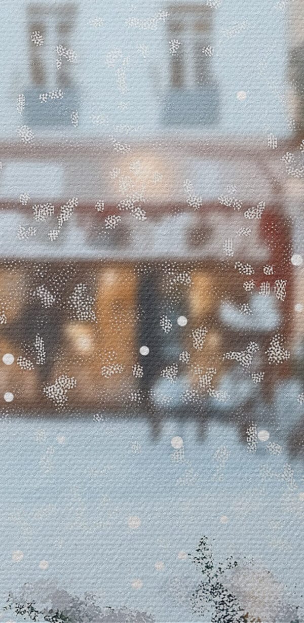 Twee kopjes koffie op een tafel voor een besneeuwde straat Twee kopjes koffie op een tafel voor een besneeuwde straat
