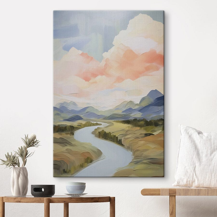 Rivier stroomt door een vallei Rivier stroomt door een vallei