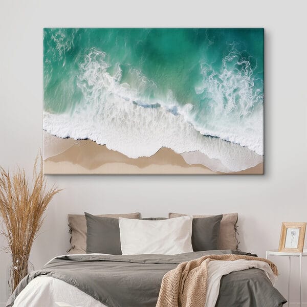 Golven die neerstorten op een strand Golven die neerstorten op een strand