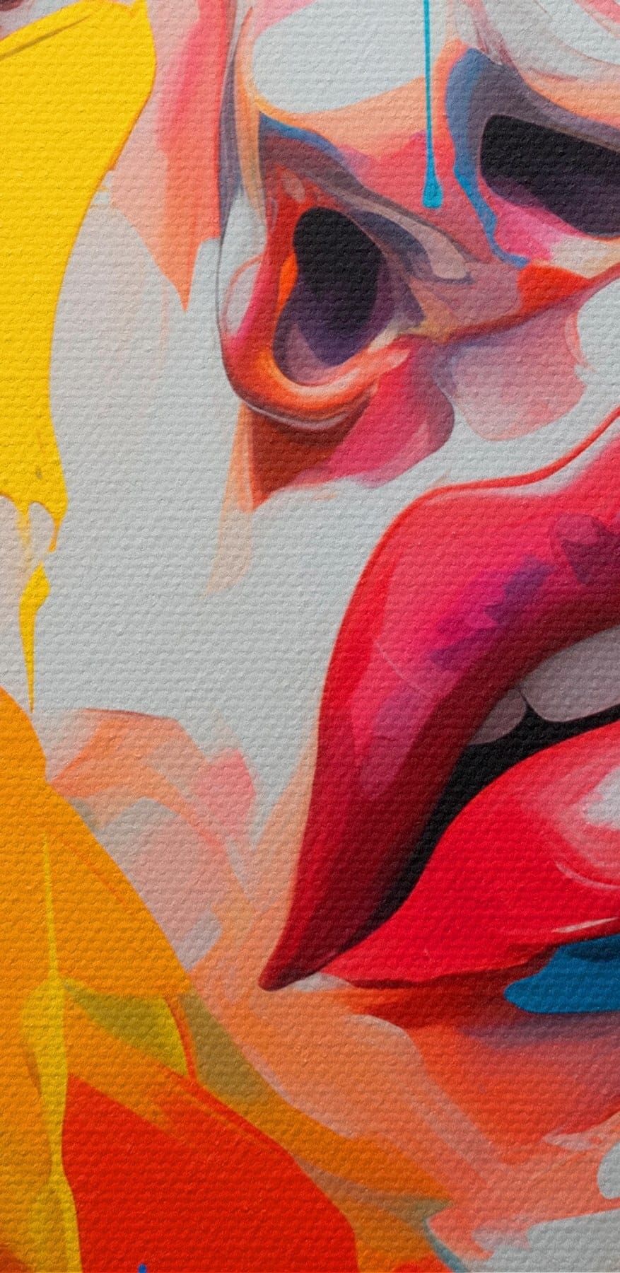 Schilderij van een vrouw met kleurrijke verf op haar gezicht