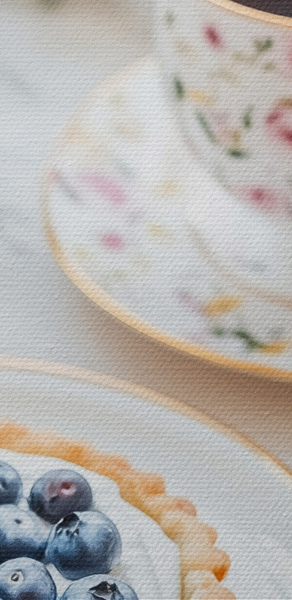 Dessert op een bord met een kopje koffie en bloemen Dessert op een bord met een kopje koffie en bloemen