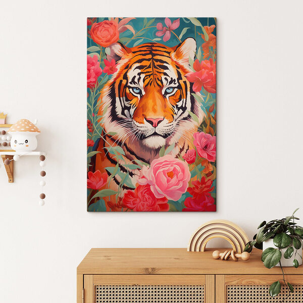 Schilderij van een tijger omringd door bloemen Schilderij van een tijger omringd door bloemen