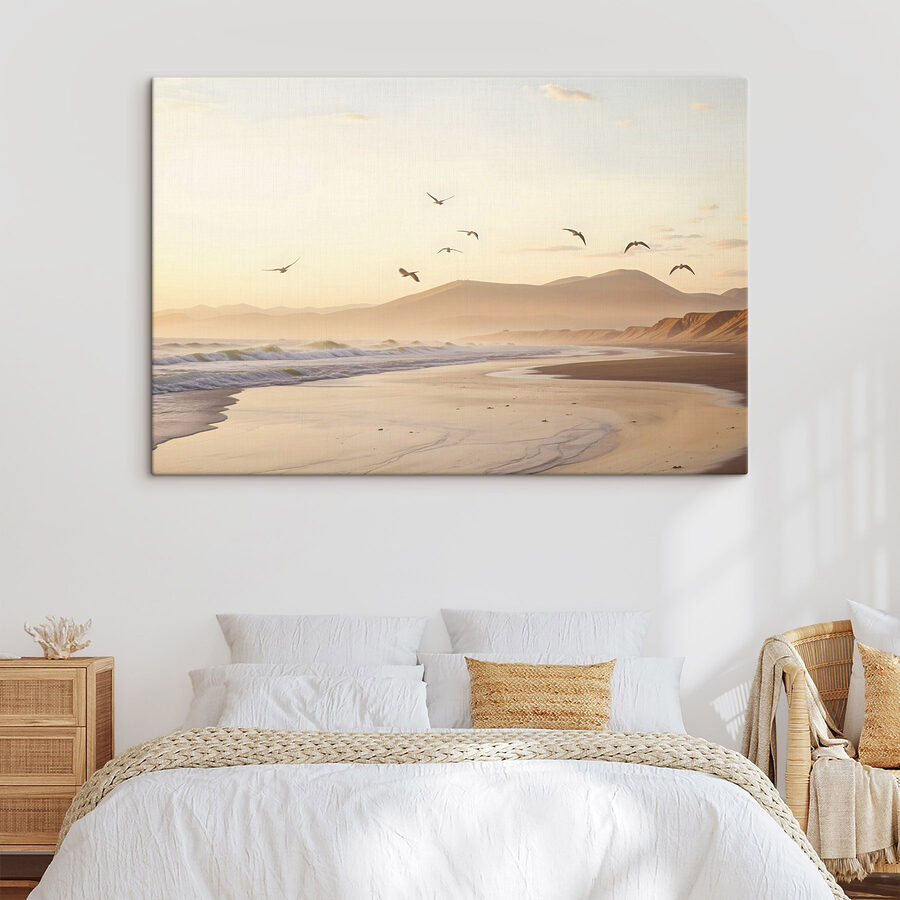 Vogels vliegen over een strand Vogels vliegen over een strand
