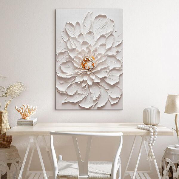 Witte bloem met geel hart Witte bloem met geel hart