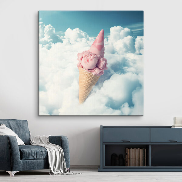 Roze ijshoorntje in de wolken Roze ijshoorntje in de wolken