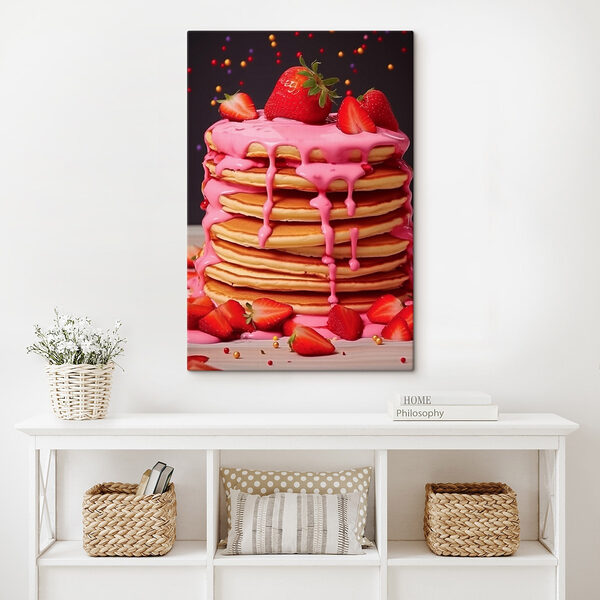 Stapel pannenkoeken met roze glazuur en aardbeien Stapel pannenkoeken met roze glazuur en aardbeien