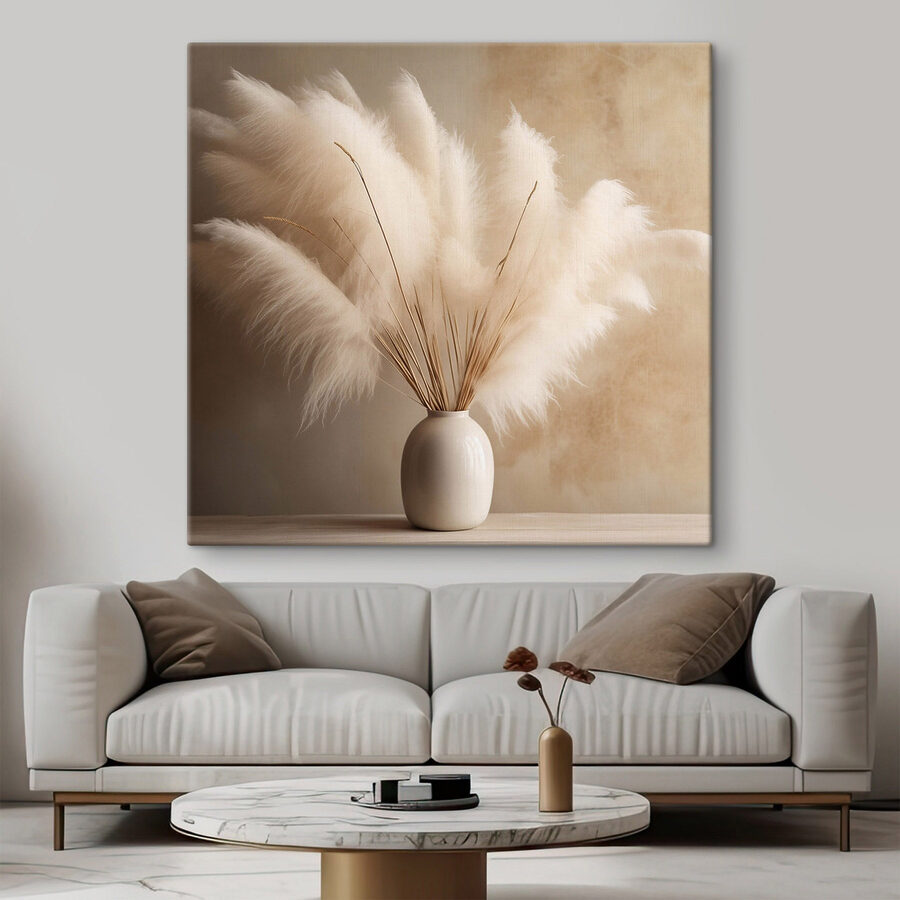 Witte vaas met pluizige bloemen