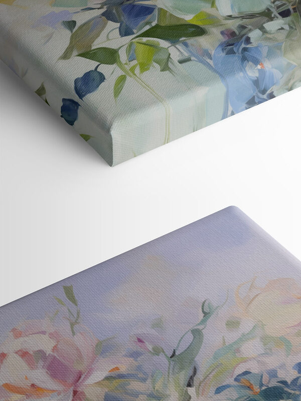 Schilderij van bloemen op een blauwe achtergrond Schilderij van bloemen op een blauwe achtergrond
