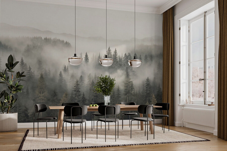 Bos met mist en bergen