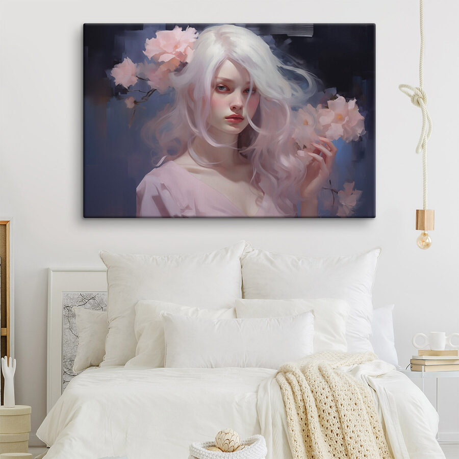 Vrouw met lang wit haar en roze bloemen