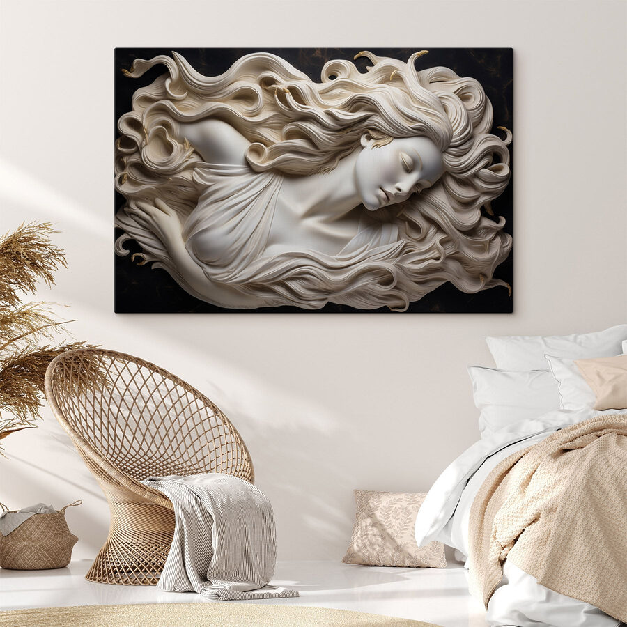Beeld van een vrouw met lang haar