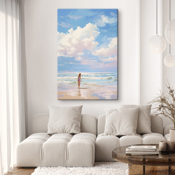 Meisje met surfplank op strand Meisje met surfplank op strand