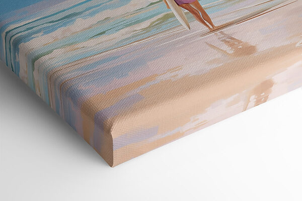 Meisje met surfplank op strand Meisje met surfplank op strand