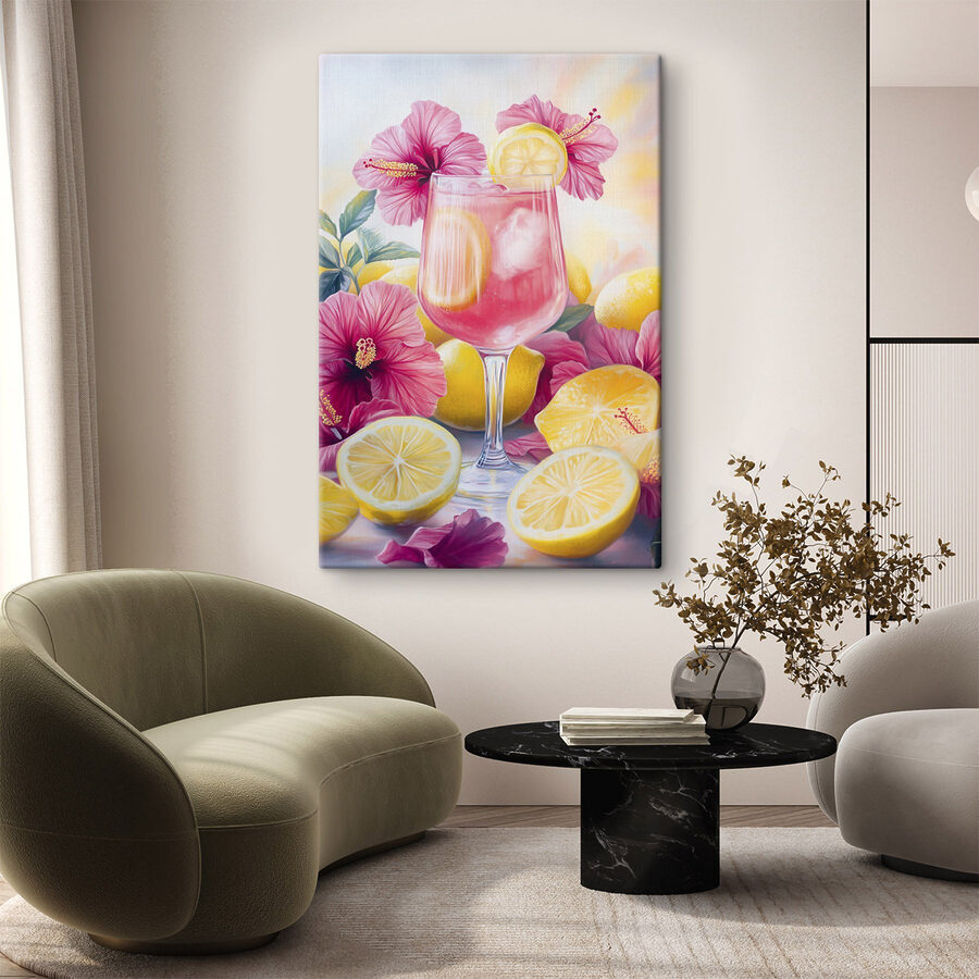 Canvas Schilderijen Glas roze drank met citroenen en bloemen