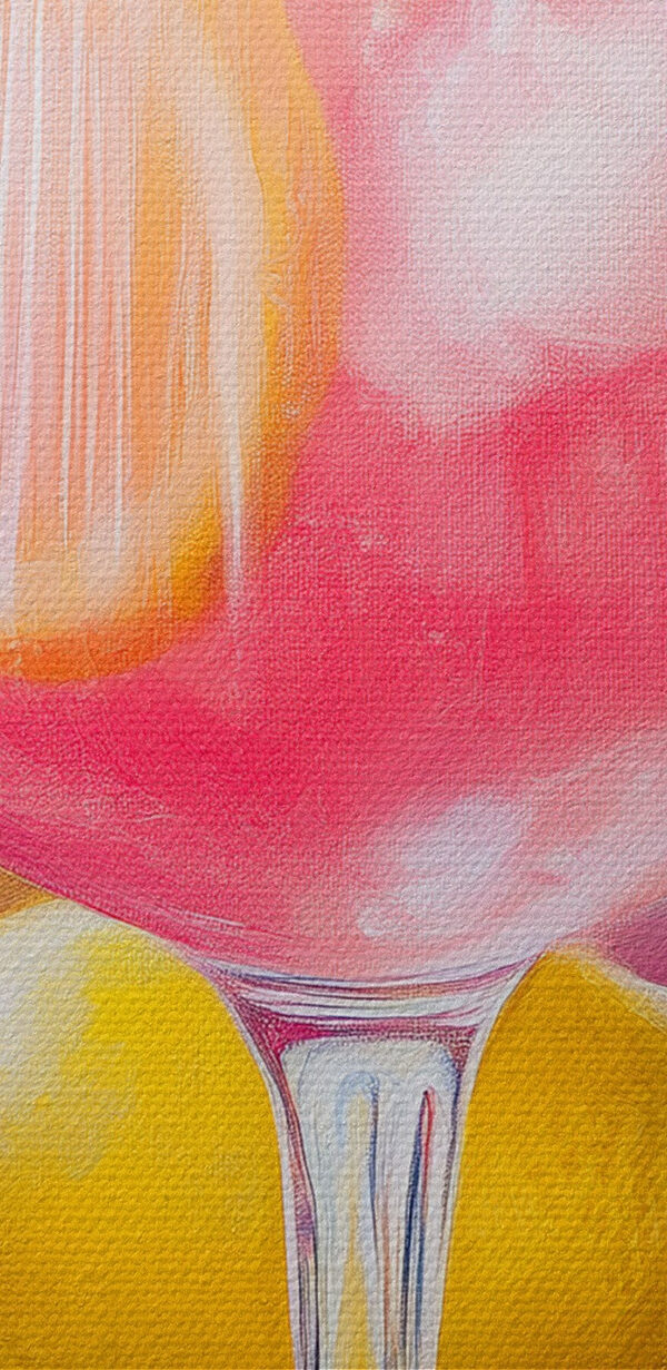 Glas roze drank met citroenen en bloemen Glas roze drank met citroenen en bloemen