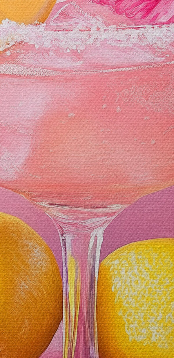 Glas met roze drank en citroenen Glas met roze drank en citroenen