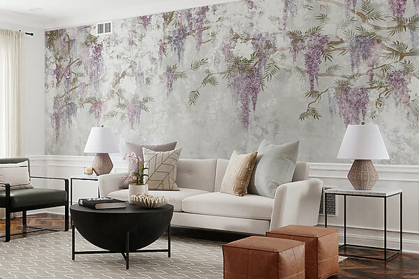 Witte muur met paarse bloemen Witte muur met paarse bloemen