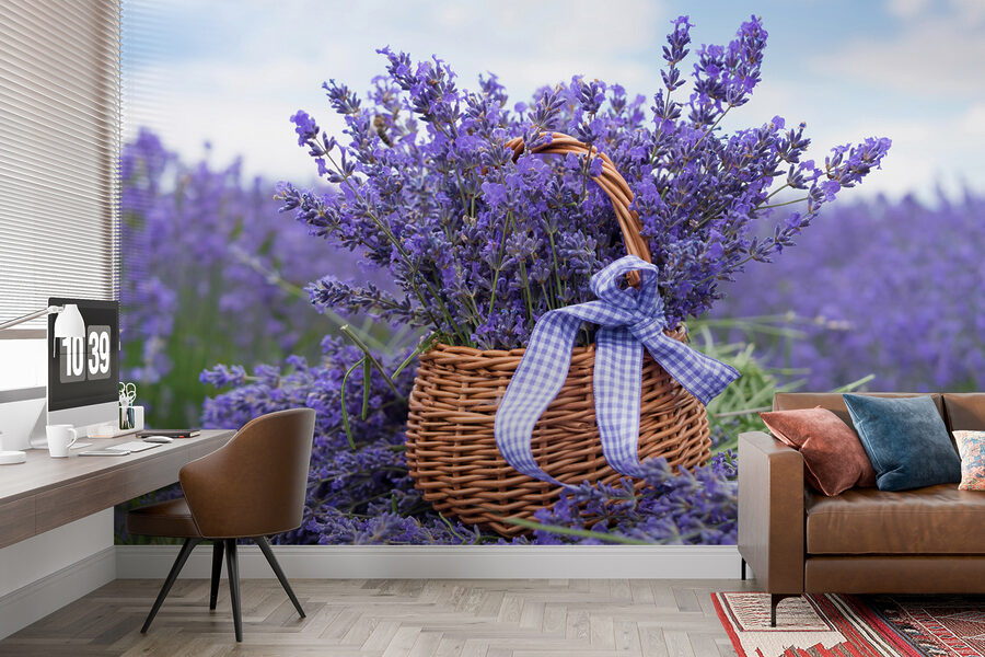 Fotobehang Mand met paarse bloemen - Afbeelding 5