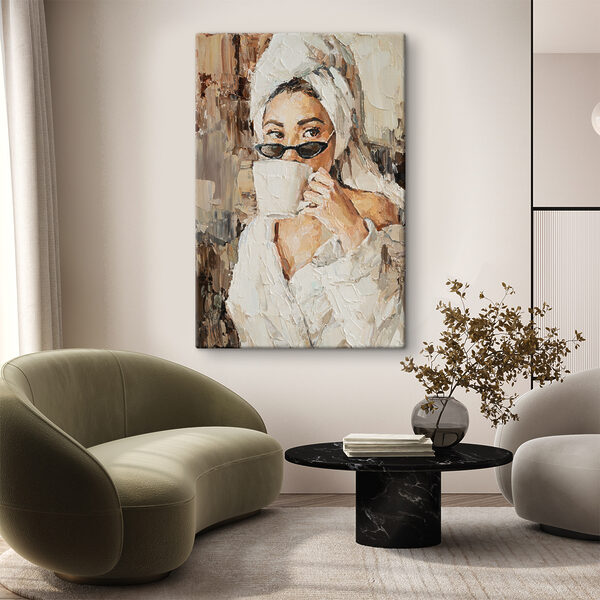 Een schilderij van een vrouw met een kopje Een schilderij van een vrouw met een kopje