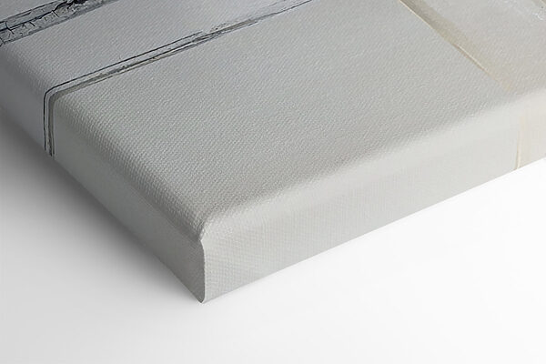 Een schilderij van een witte en zwarte abstracte kunst Een schilderij van een witte en zwarte abstracte kunst